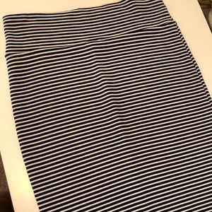 LuLaRoe Cassie pencil skirt